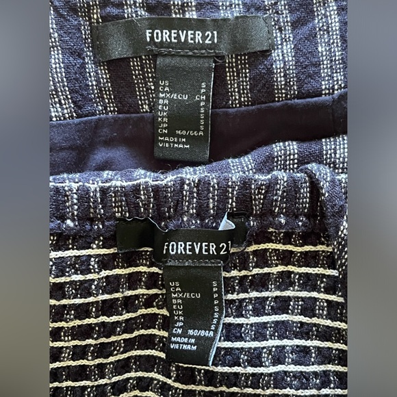 Women’s Forever21 Pinstripe Mini Skirt & Crop Top Coordinating Set / Outfit - Picture 10 of 13